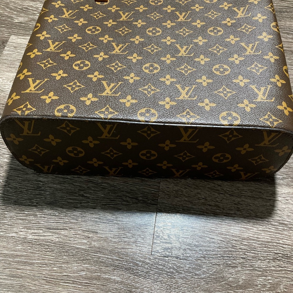 Louis Vuitton Monogram Canvas Tote with Tan Trim and Gold Hardware - Picture 8 of 14